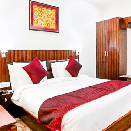 Delux Plaza By WB Inn Agra  Extérieur photo