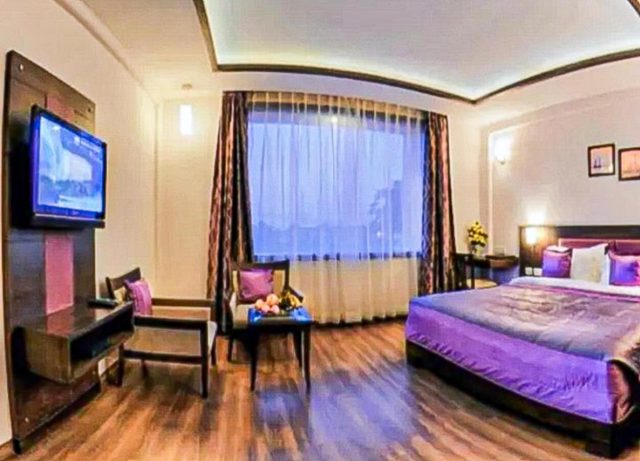 Delux Plaza By WB Inn Agra  Extérieur photo