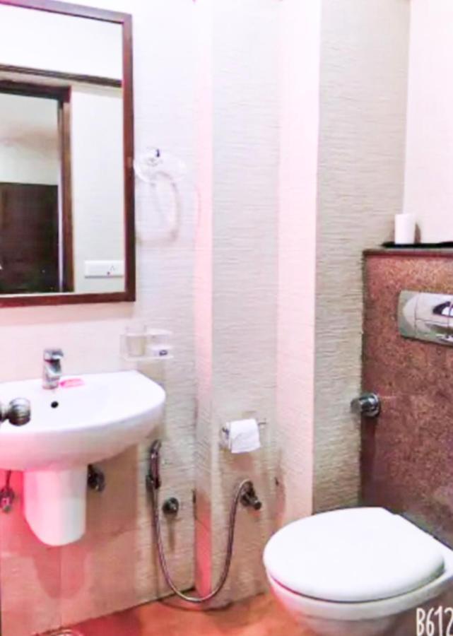 Delux Plaza By WB Inn Agra  Extérieur photo