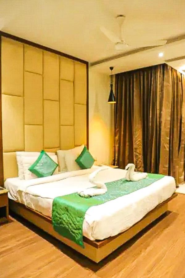 Delux Plaza By WB Inn Agra  Extérieur photo
